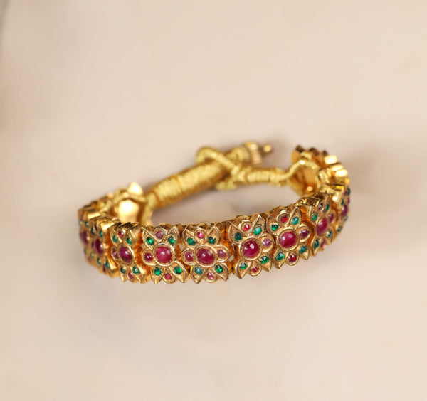 MULTI KUNDAN HAND CUFF